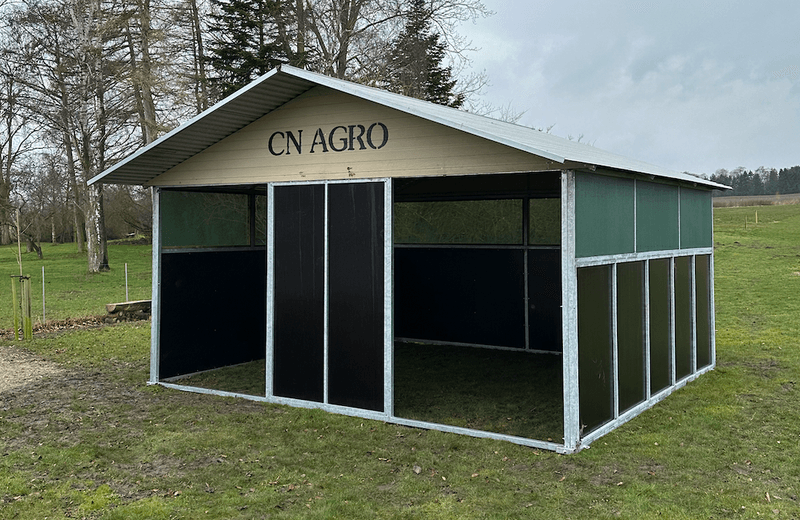 Leskur, liggehall, løsdrift til hest (Contryhus)